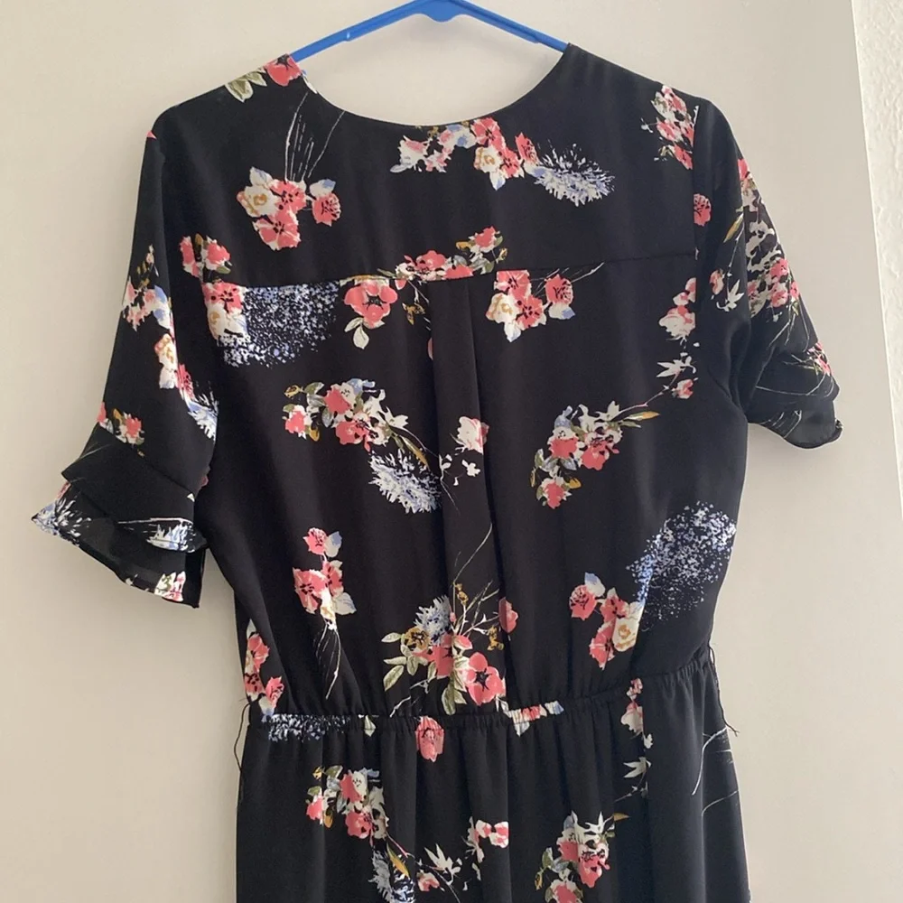 Women’s dress - Picture 4 of 4
